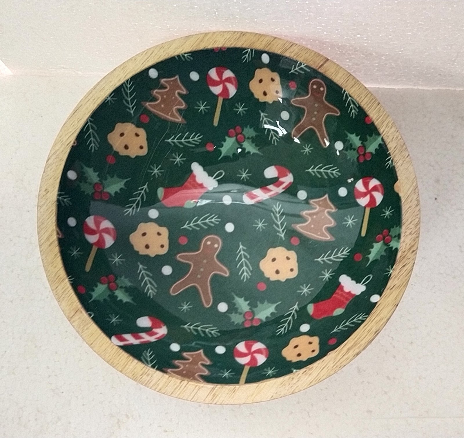 Wooden salad and serving bowl gallery image
